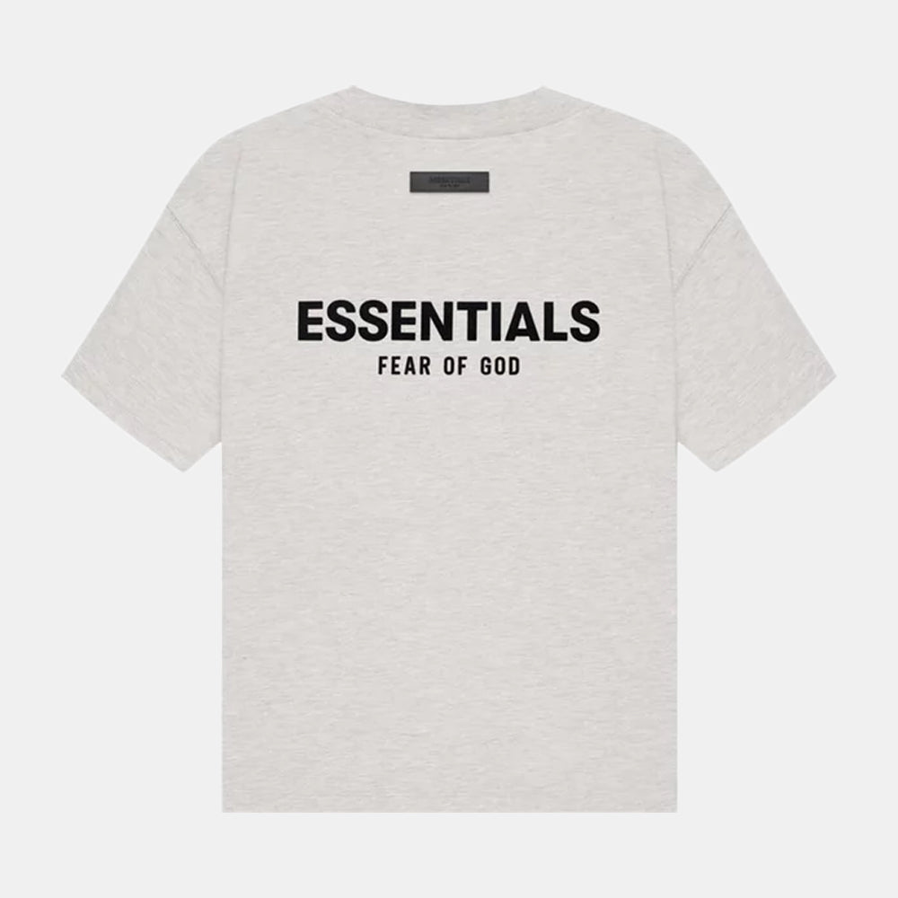 Handla Fear of God Essentials "Light Oatmeal" Tee (SS22) online | Smidigt och enkelt på nätet - Merchsweden |