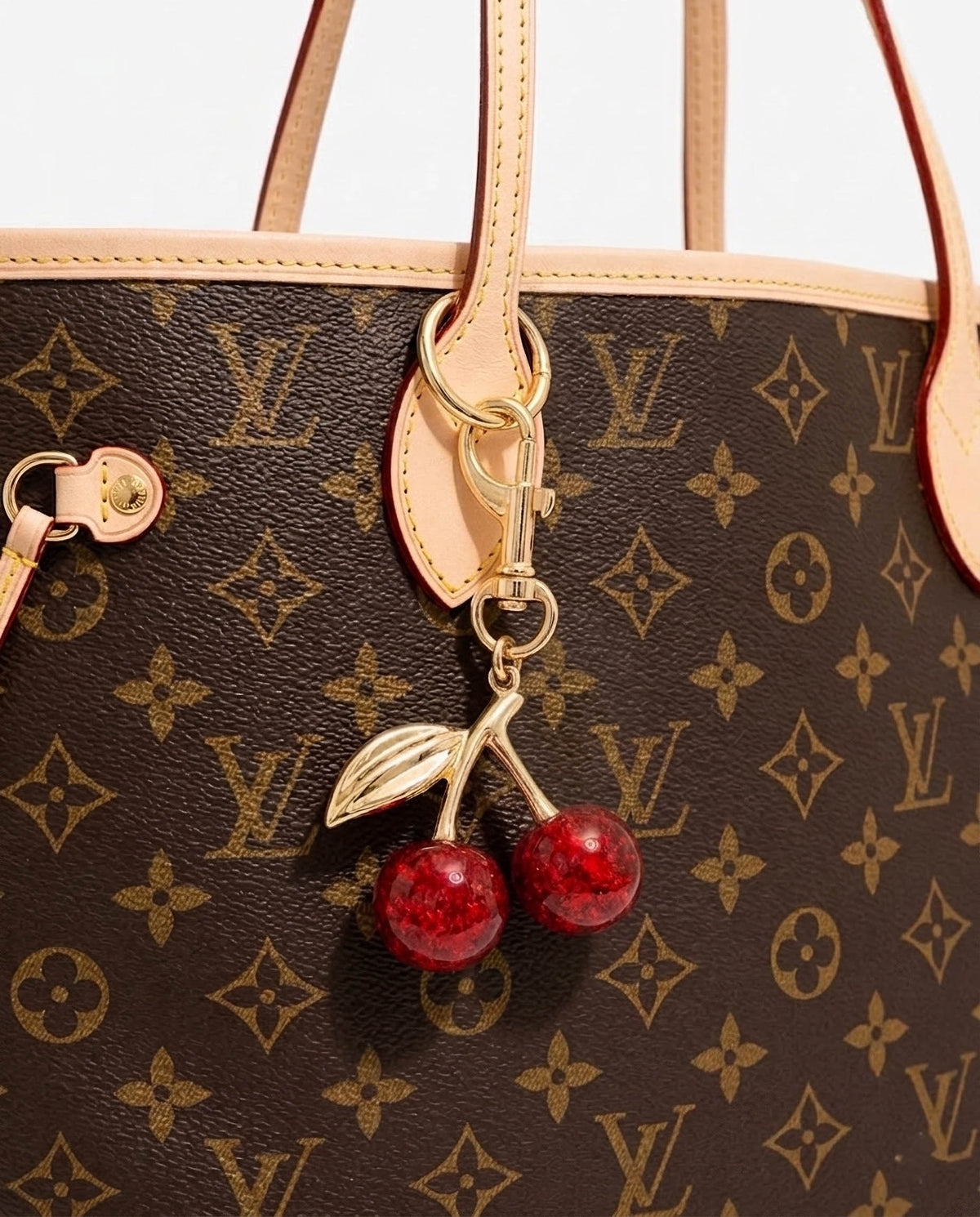 Glass Cherry Bag Charm – väsksmycke