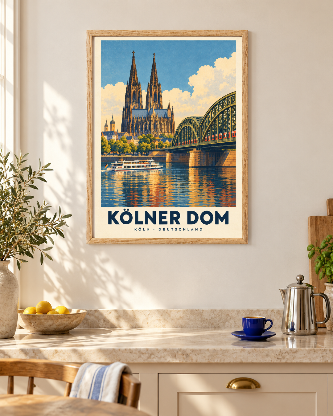 Kölner Dom från Kanva i inredd hemmiljö 2. Ram säljs separat.