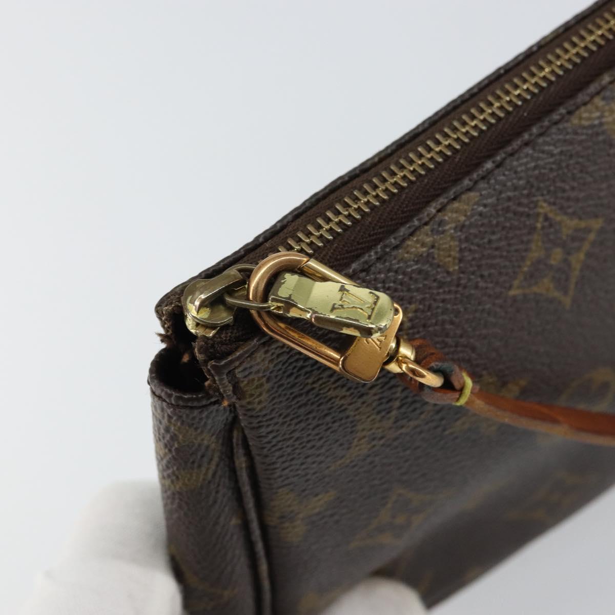 Monogram Pochette Accessoires Täschchen