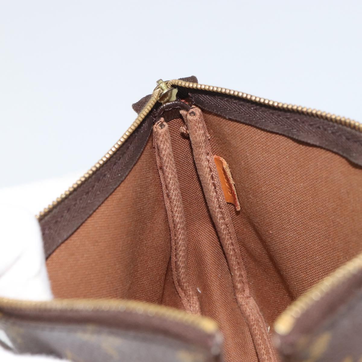 Monogram Pochette Accessoires Täschchen